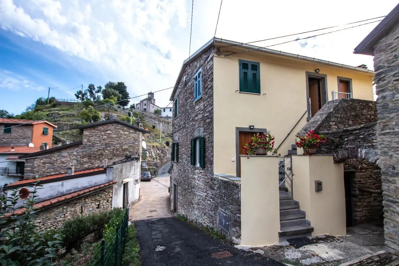 Near - Cinque Terre Holiday Apartment Riccò del Golfo di Spezia Italia