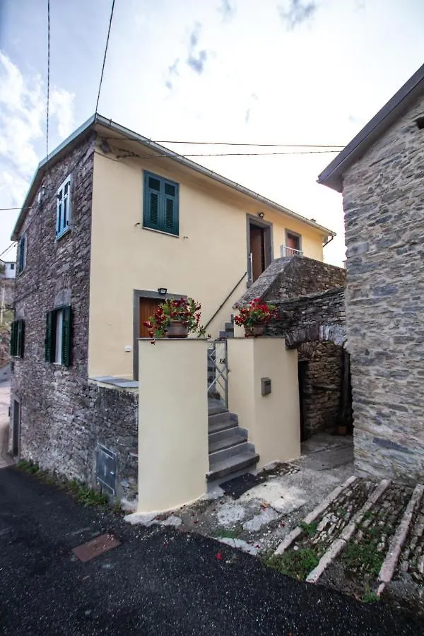 Near - Cinque Terre Holiday Apartment Riccò del Golfo di Spezia Italia